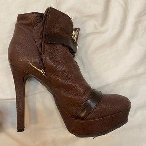 BCBGeneration Size 8 SUPER HIGH HEELed Boots